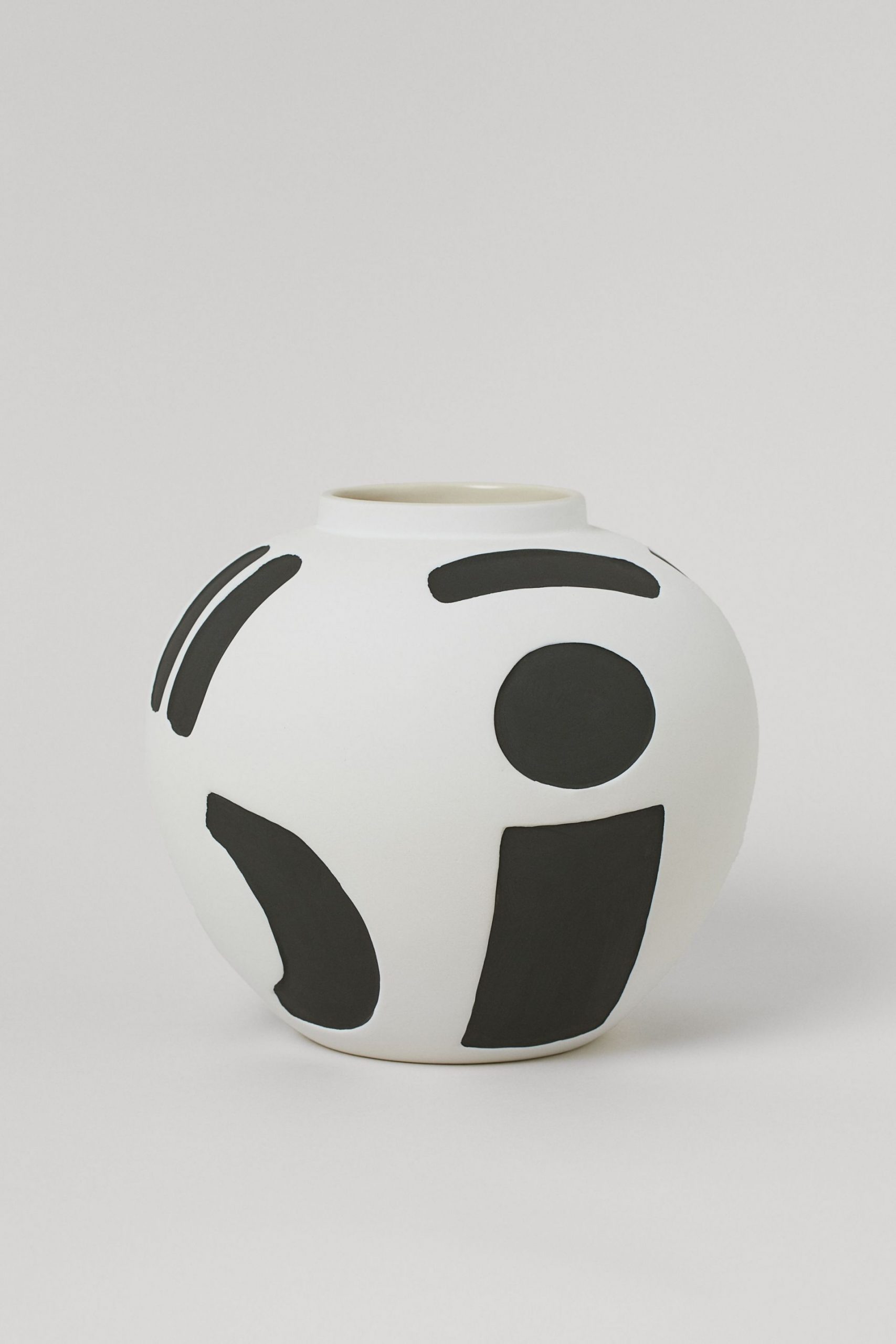 Hand-painted vase1